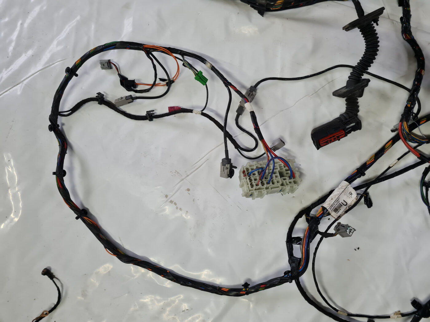 Salona galvenā elektroinstalācija (pīta) priekš VOLVO XC 60 2009