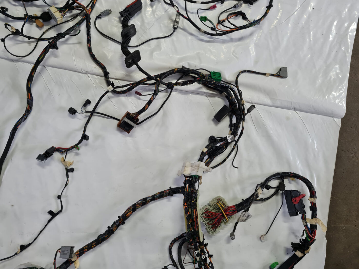 Salona galvenā elektroinstalācija (pīta) priekš VOLVO XC 60 2009