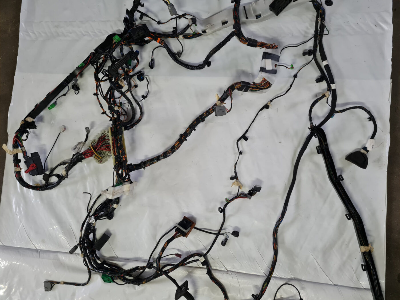 Salona galvenā elektroinstalācija (pīta) priekš VOLVO XC 60 2009