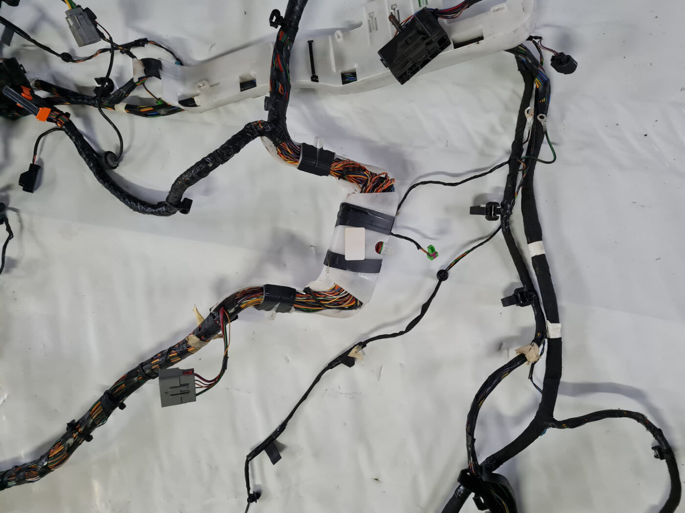 Salona galvenā elektroinstalācija (pīta) priekš VOLVO XC 60 2009