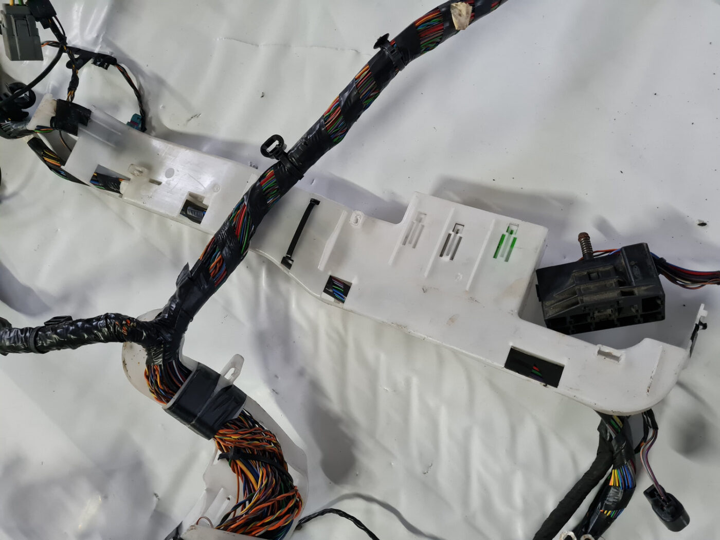 Salona galvenā elektroinstalācija (pīta) priekš VOLVO XC 60 2009