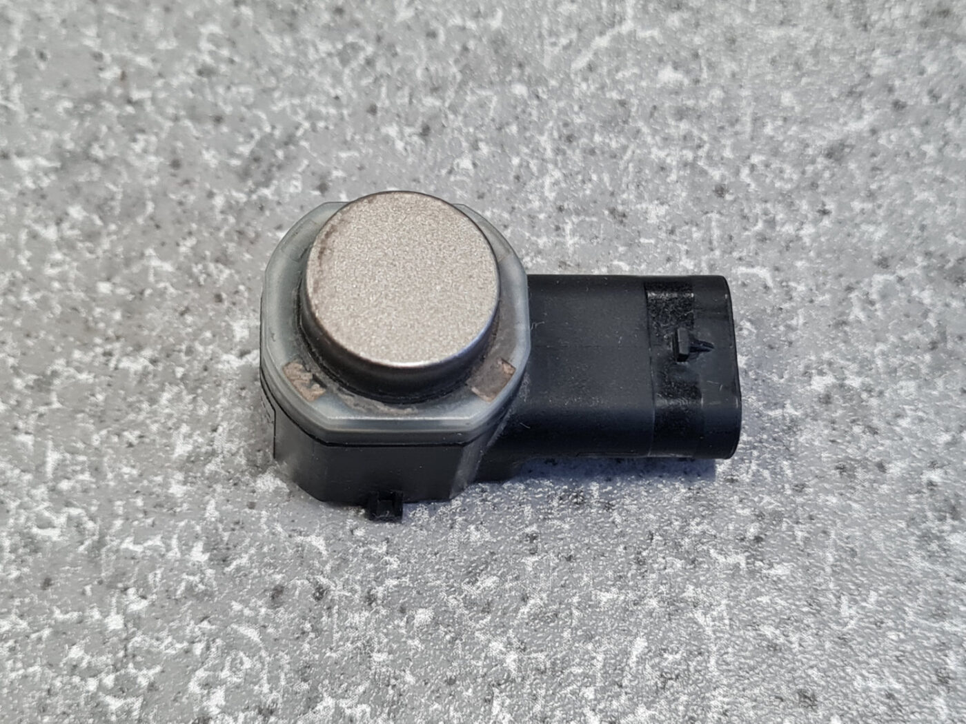 Parkošanās devējs priekš VW PASSAT CC 2009