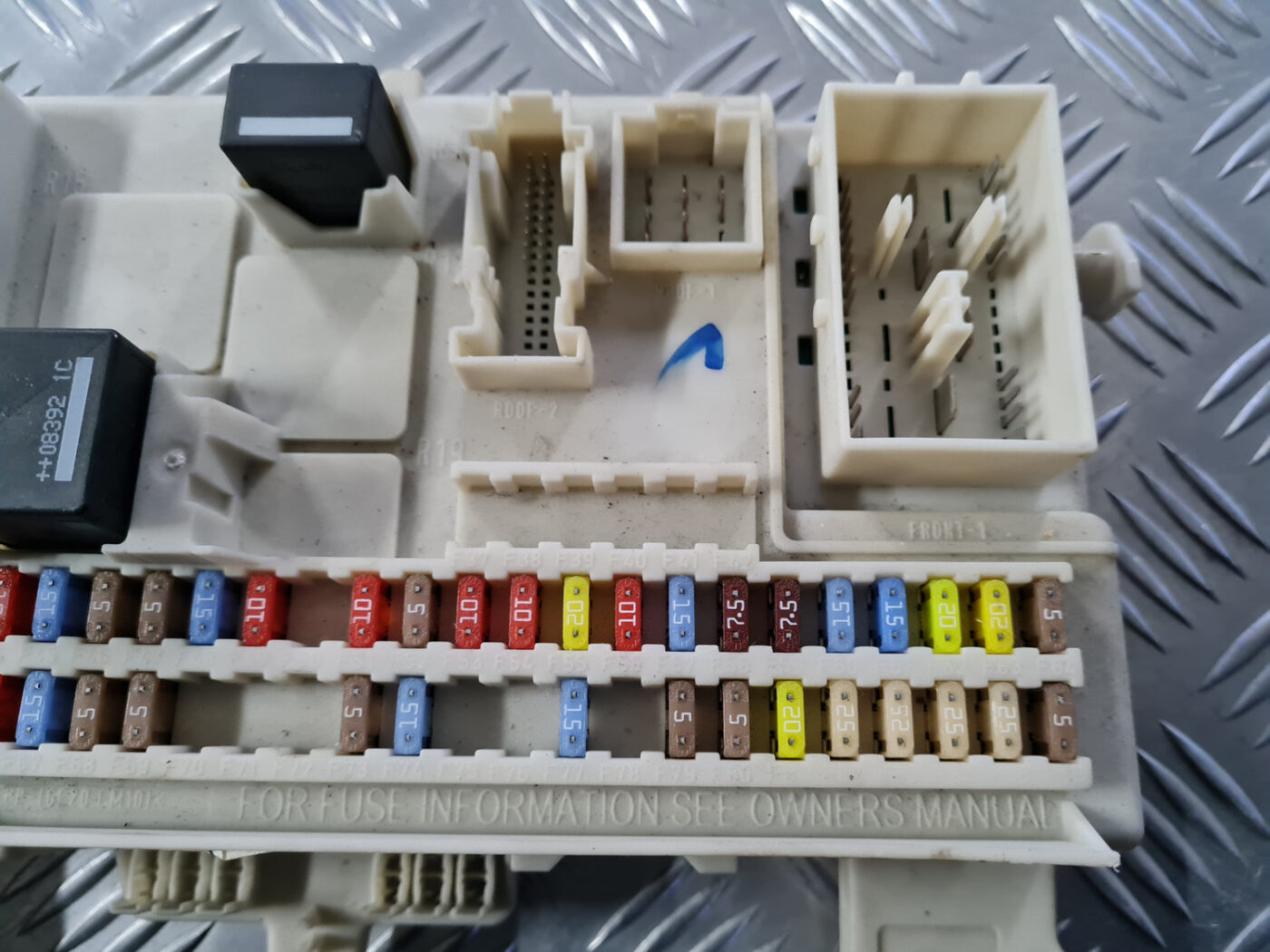 Drošinātāju bloks priekš VOLVO C30 2009