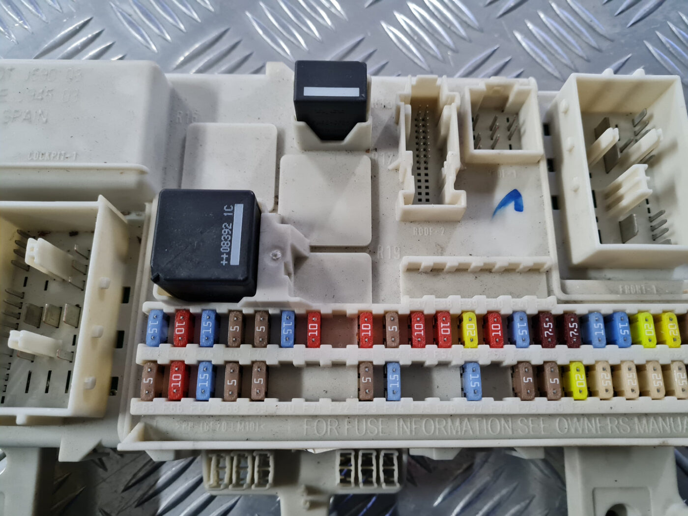 Drošinātāju bloks priekš VOLVO C30 2009