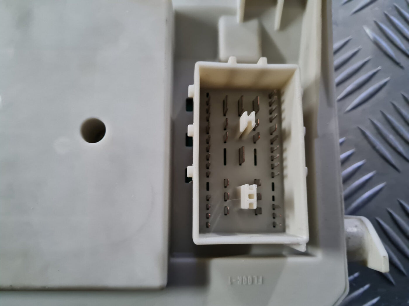 Drošinātāju bloks priekš VOLVO C30 2009