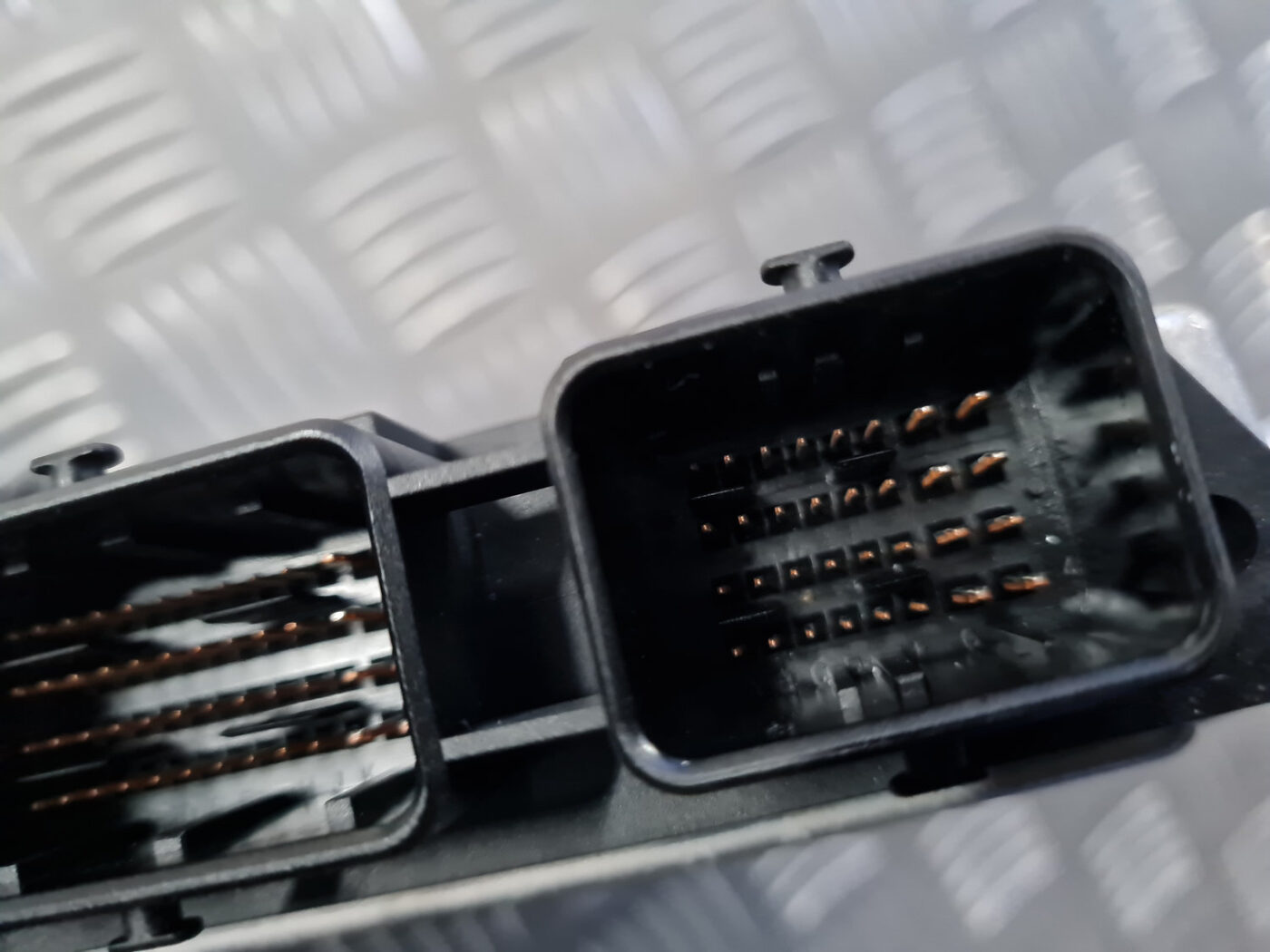 Dzinēja vadības bloks priekš VOLVO C30 2009