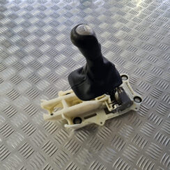 Ātrumu pārslēgšanas slēdzis priekš VOLVO C30 2009