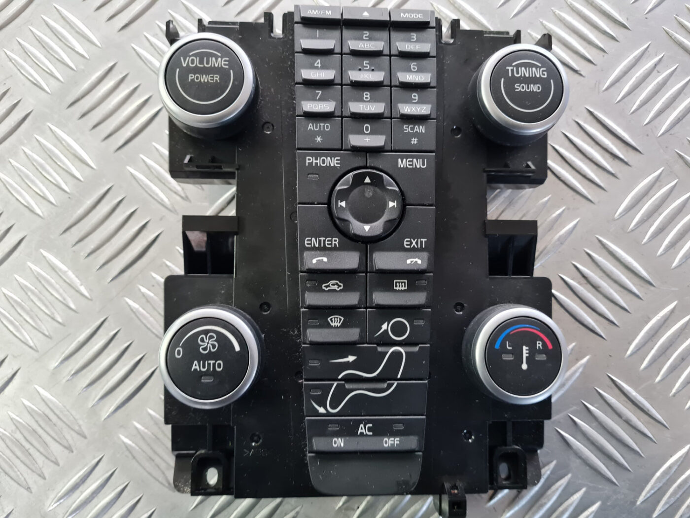 Klimata kontroles bloks priekš VOLVO C30 2009 2 Klimata kontroles bloks priekš VOLVO C30 2009