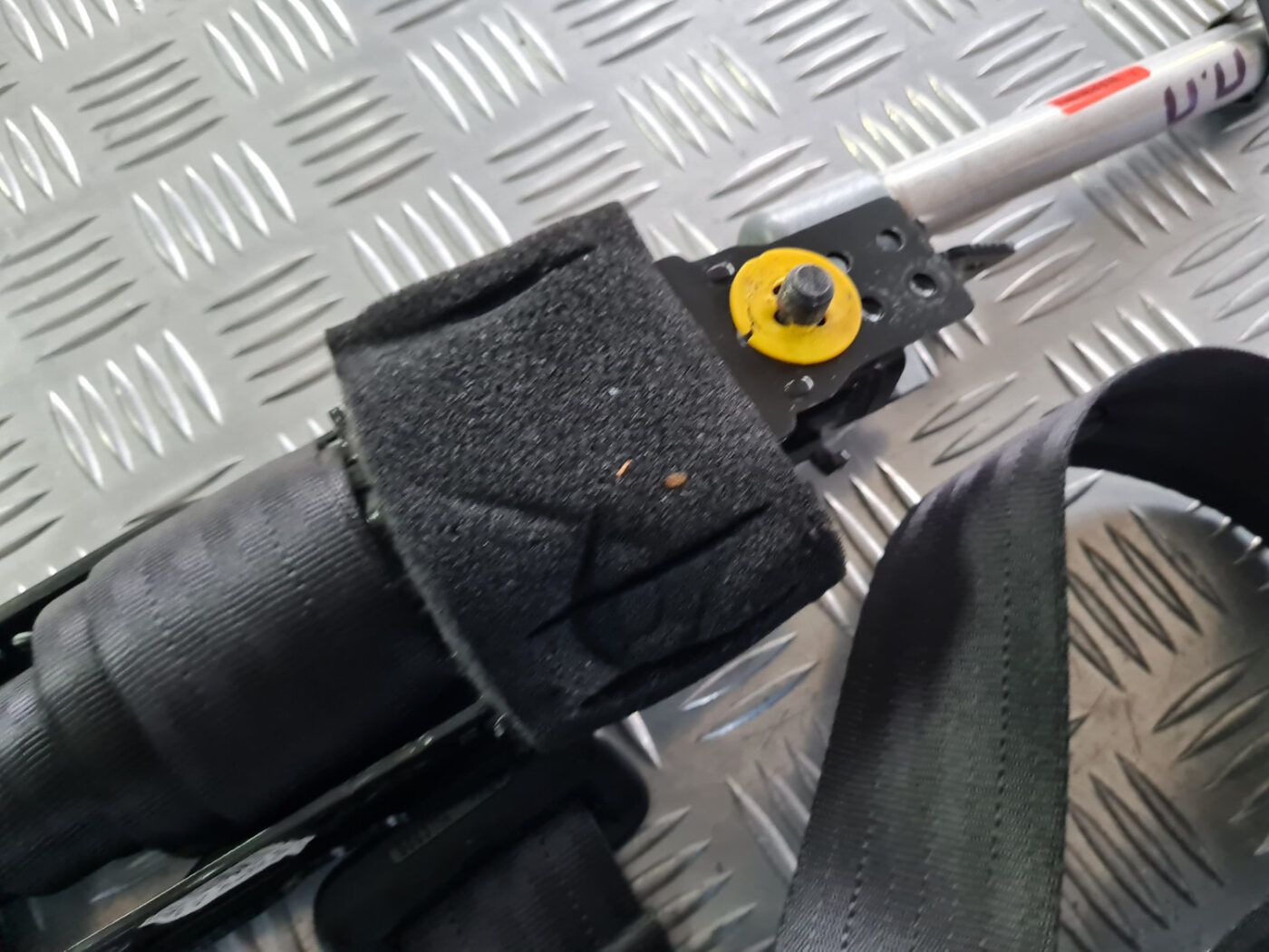 Priekšējā labā drošības josta priekš VOLVO C30 2009 7 Priekšējā labā drošības josta priekš VOLVO C30 2009