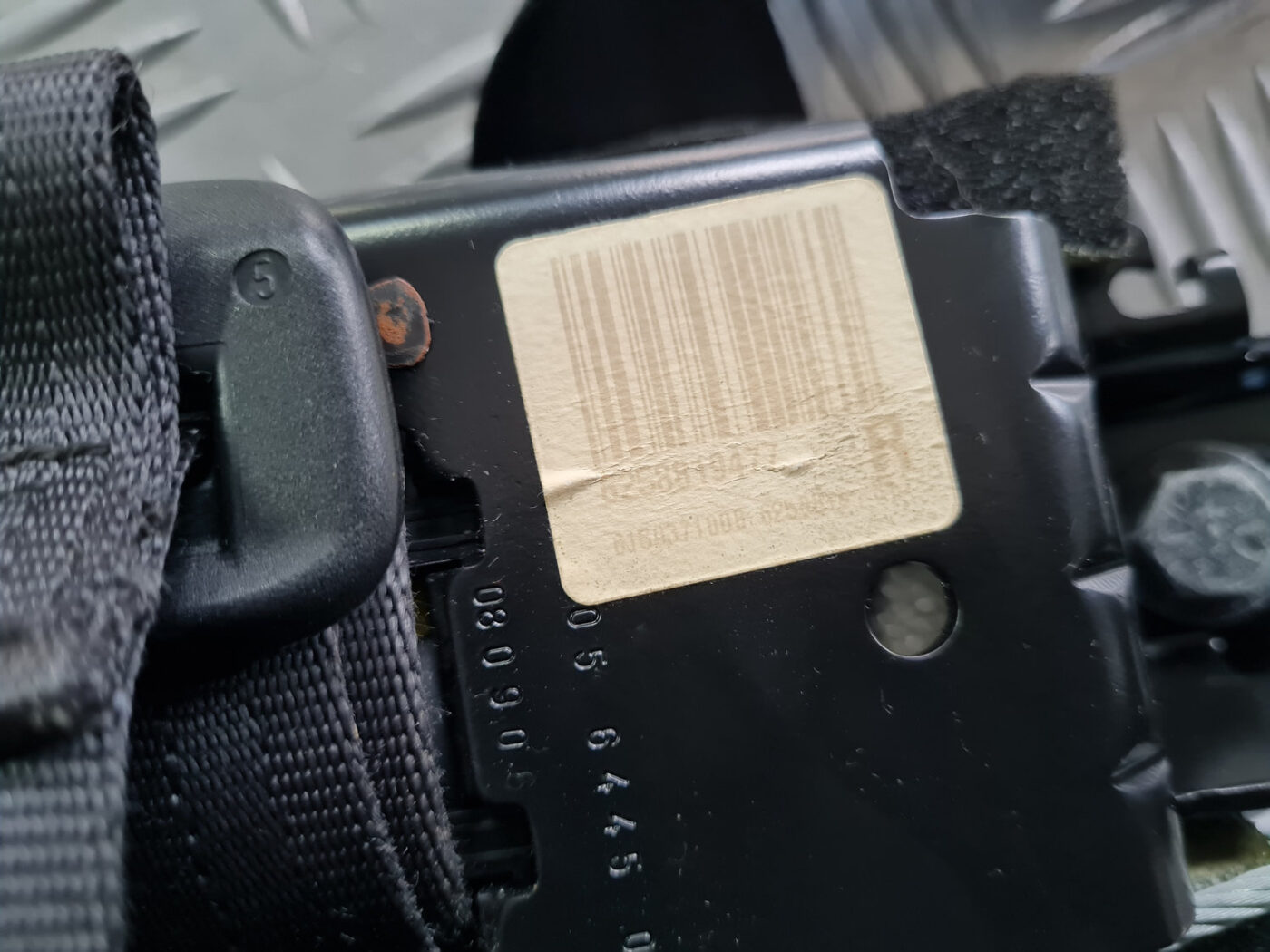 Priekšējā labā drošības josta priekš VOLVO C30 2009 3 Priekšējā labā drošības josta priekš VOLVO C30 2009