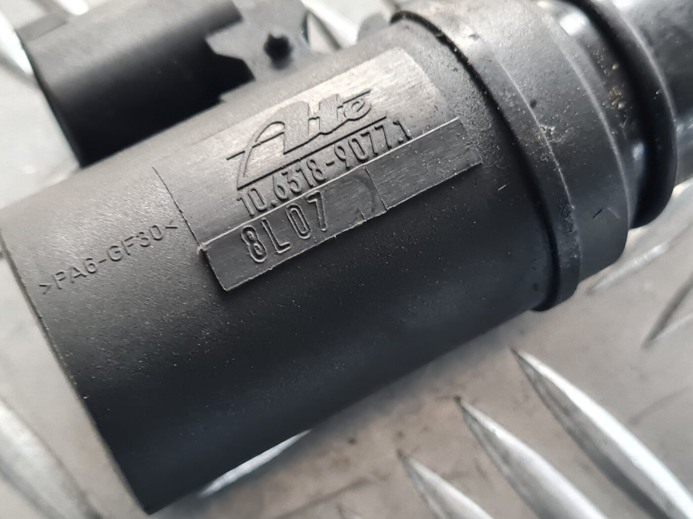 Vakuuma bremžu pastiprinātāja devējs priekš VOLVO C30 2009 4 Vakuuma bremžu pastiprinātāja devējs priekš VOLVO C30 2009