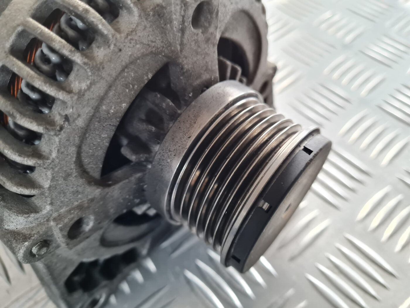 Ģenerators priekš VOLVO C30 2009 2 Ģenerators priekš VOLVO C30 2009