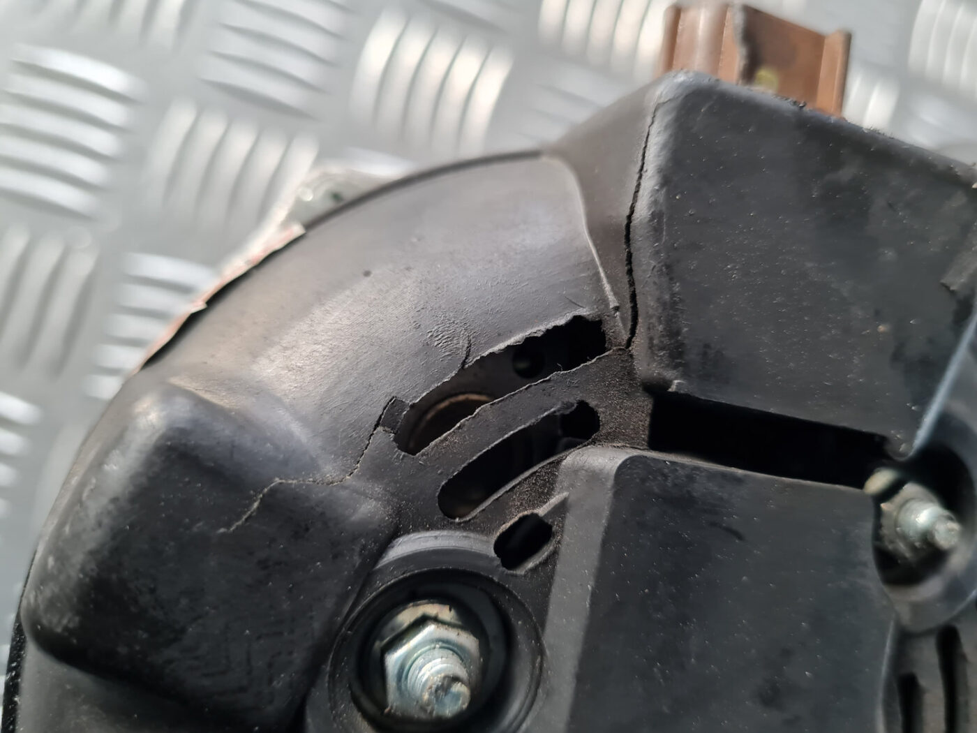 Ģenerators priekš VOLVO C30 2009 3 Ģenerators priekš VOLVO C30 2009