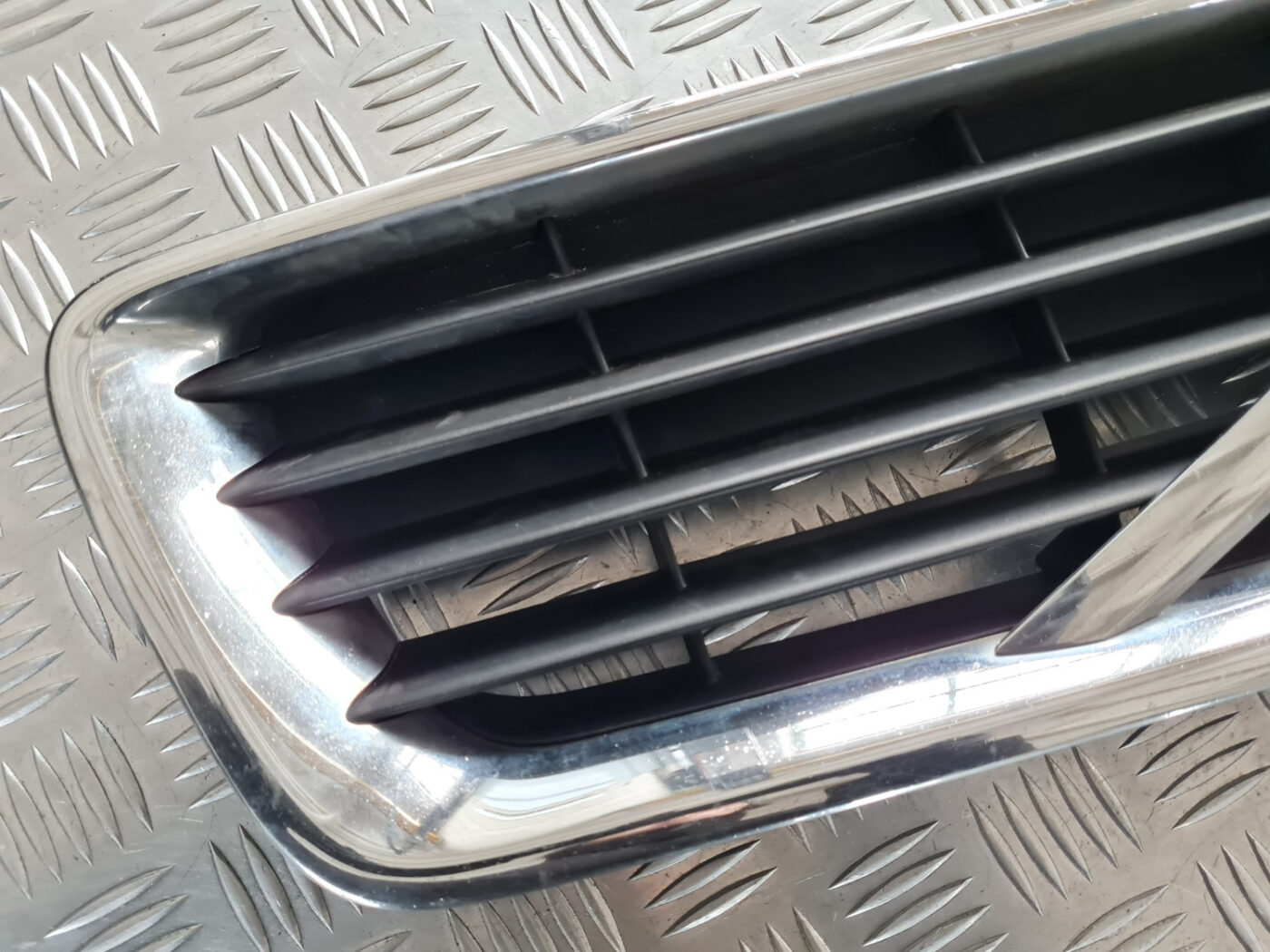 Bufera reste priekš VOLVO C30 2009 2 Bufera reste priekš VOLVO C30 2009