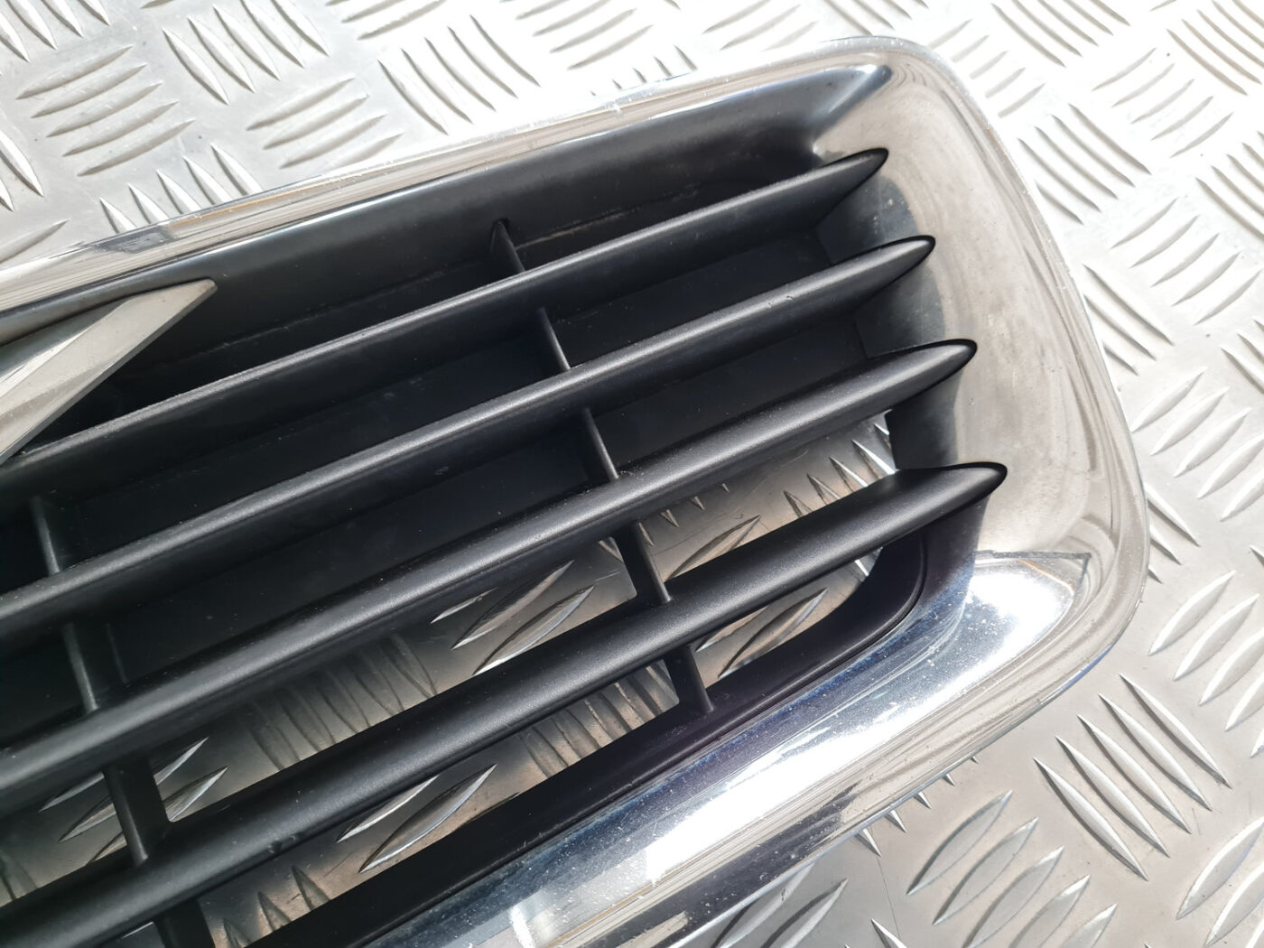 Bufera reste priekš VOLVO C30 2009 8 Bufera reste priekš VOLVO C30 2009