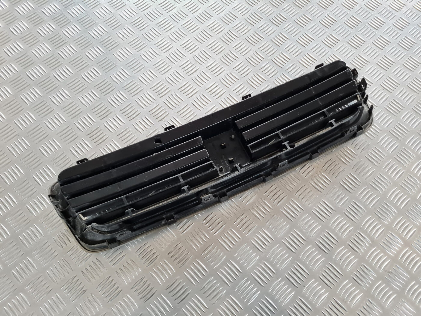 Bufera reste priekš VOLVO C30 2009 7 Bufera reste priekš VOLVO C30 2009