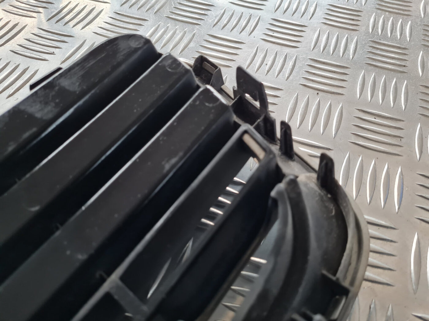 Bufera reste priekš VOLVO C30 2009 3 Bufera reste priekš VOLVO C30 2009