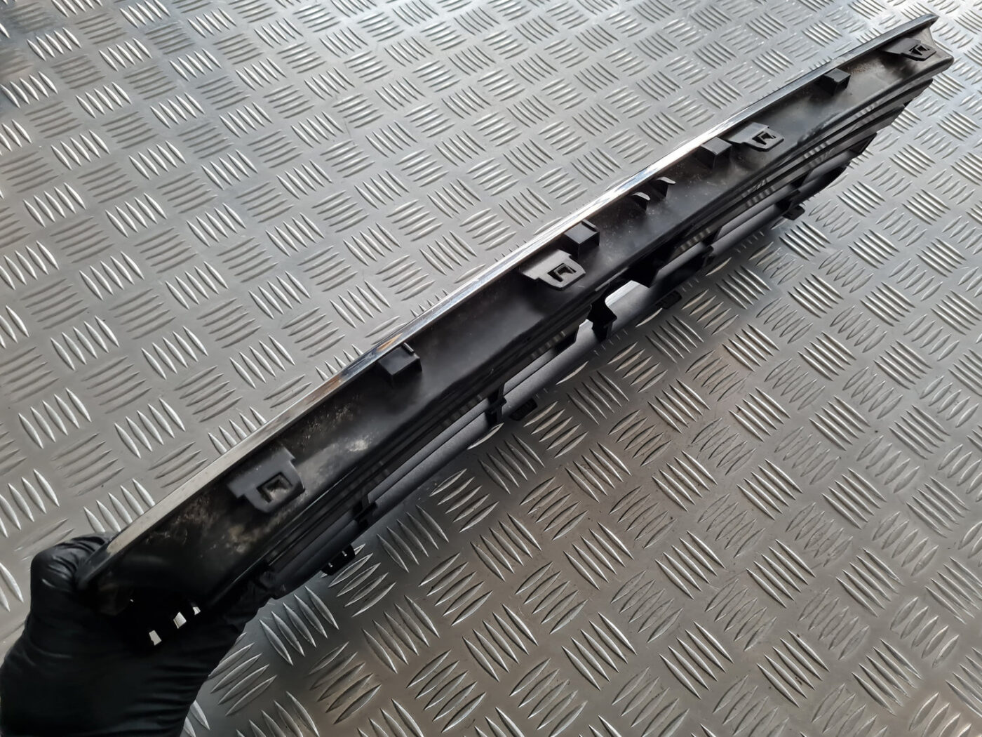 Bufera reste priekš VOLVO C30 2009 14 Bufera reste priekš VOLVO C30 2009