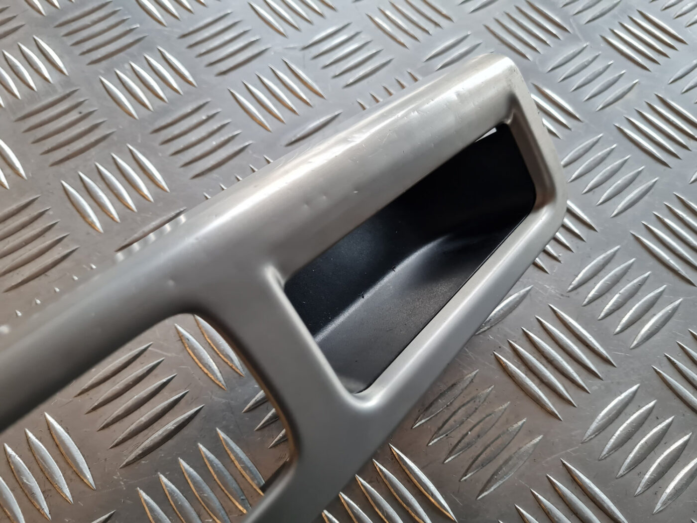 Durvju rokturu apdares uzlika (salonā) priekš VOLVO C30 2009 6 Durvju rokturu apdares uzlika (salonā) priekš VOLVO C30 2009