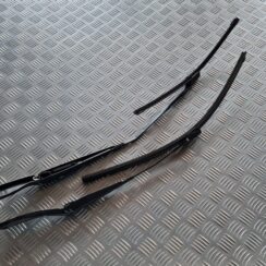 Vējstikla slotu turētāju komplekts priekš VOLVO C30 2009