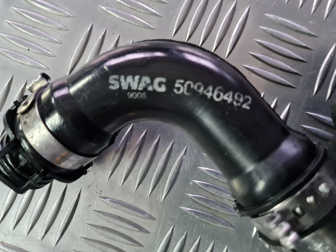 Gaisa filtra korpusa caurule priekš VOLVO C30 2009 4 Gaisa filtra korpusa caurule priekš VOLVO C30 2009