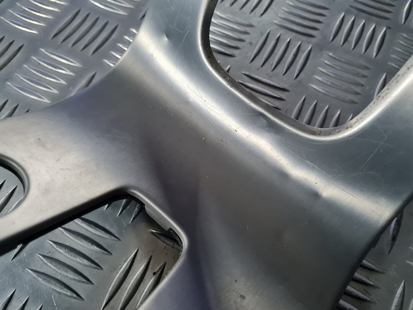 Centrālās konsoles dekoratīvais rāmis priekš VOLVO C30 2009