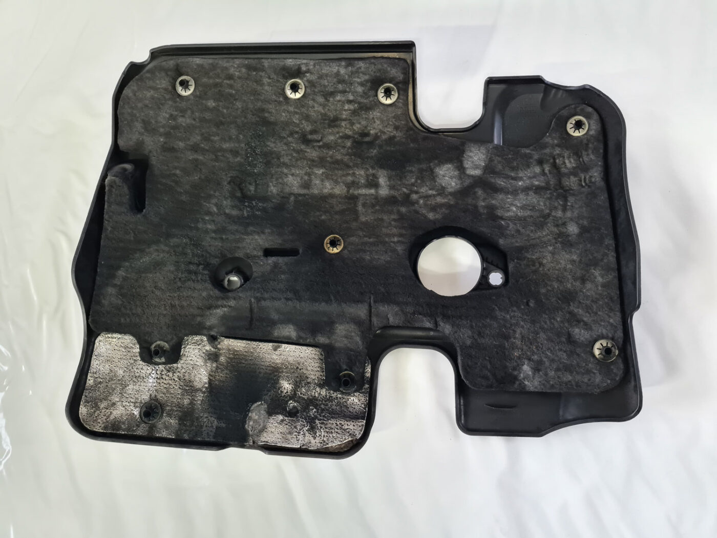 Dzinēja dekoratīvais vāks priekš VOLVO C30 2009 4 Dzinēja dekoratīvais vāks priekš VOLVO C30 2009