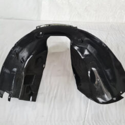 Priekšējais kreisais paspārns priekš VOLVO C30 2009