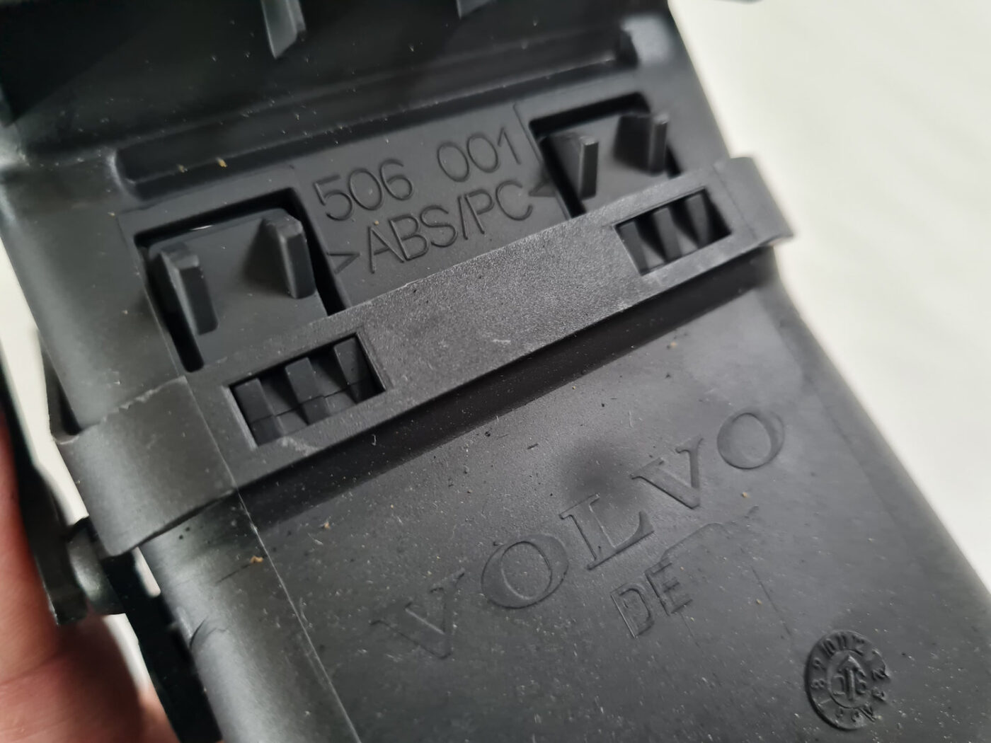 Mērinstrumentu paneļa gaisa vads, pa kreisi priekš VOLVO C30 2009