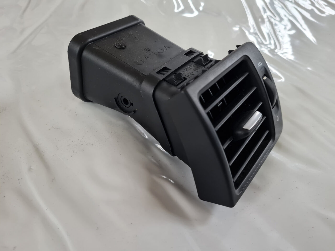 Mērinstrumentu paneļa gaisa vads, pa kreisi priekš VOLVO C30 2009