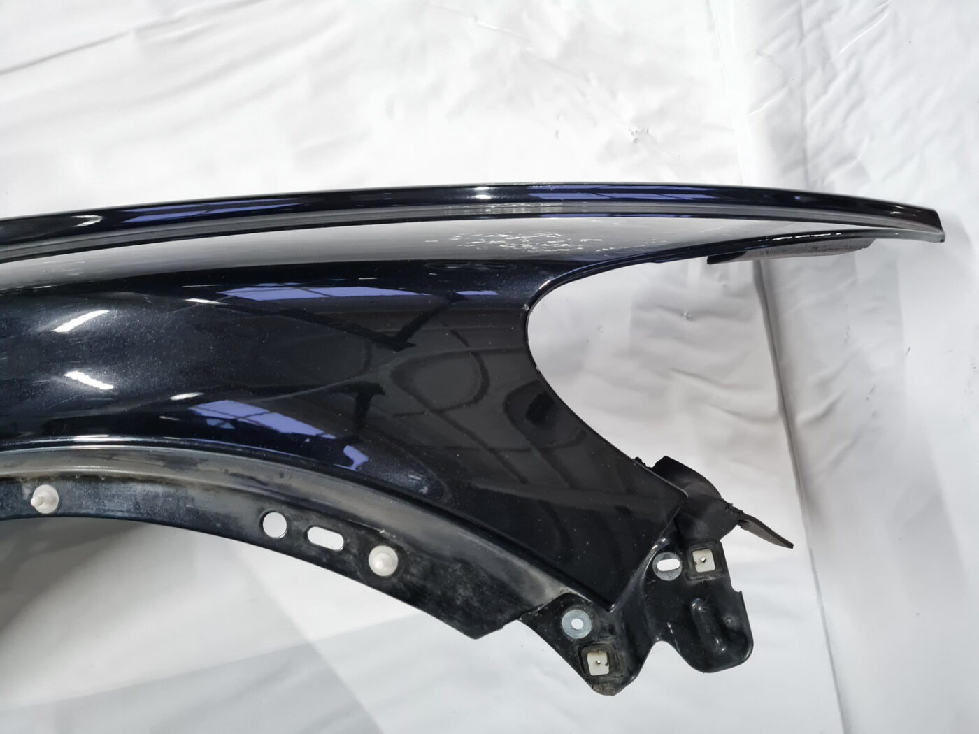 Priekšējais labais spārns priekš VOLVO C30 2009