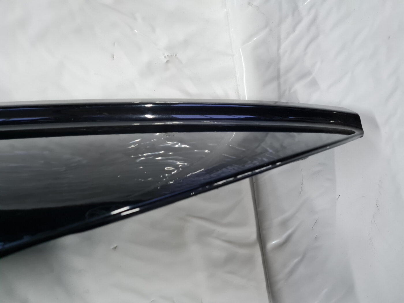 Priekšējais labais spārns priekš VOLVO C30 2009