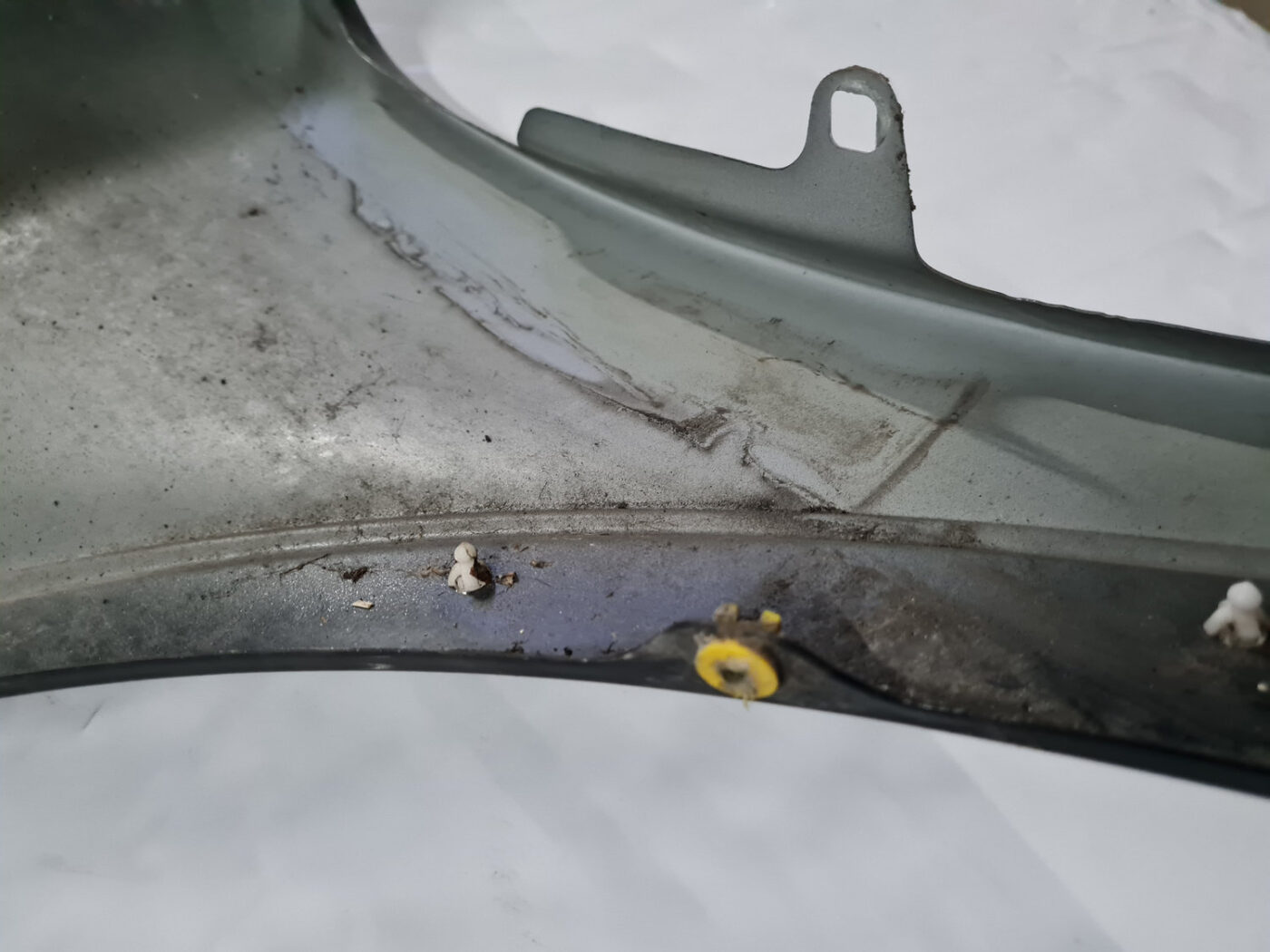 Priekšējais labais spārns priekš VOLVO C30 2009