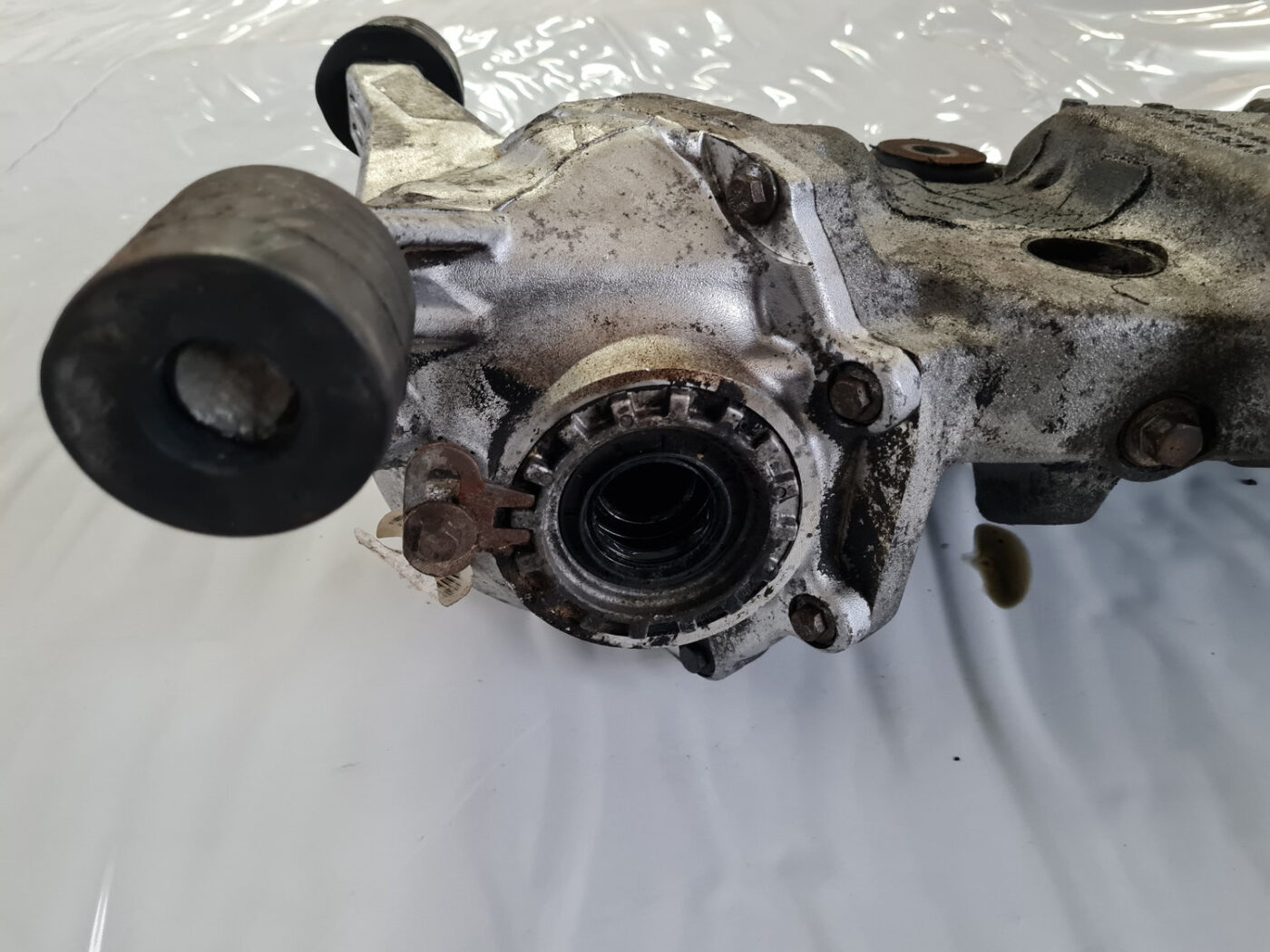 Aizmugurējais reduktors priekš VOLVO XC70 2007 2 Aizmugurējais reduktors priekš VOLVO XC70 2007