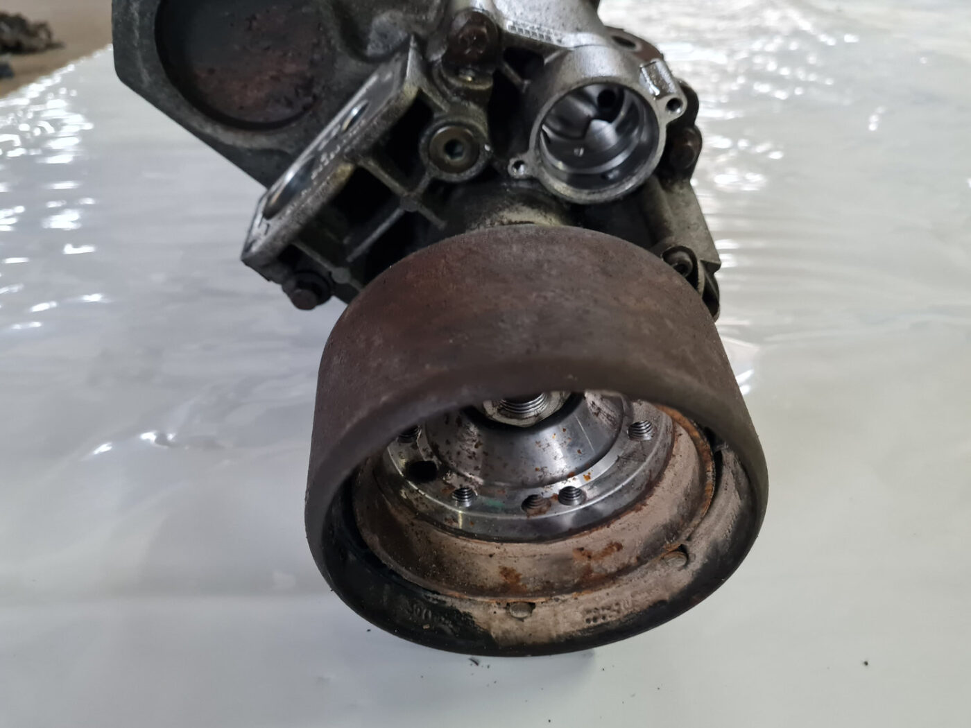 Aizmugurējais reduktors priekš VOLVO XC70 2007 10 Aizmugurējais reduktors priekš VOLVO XC70 2007