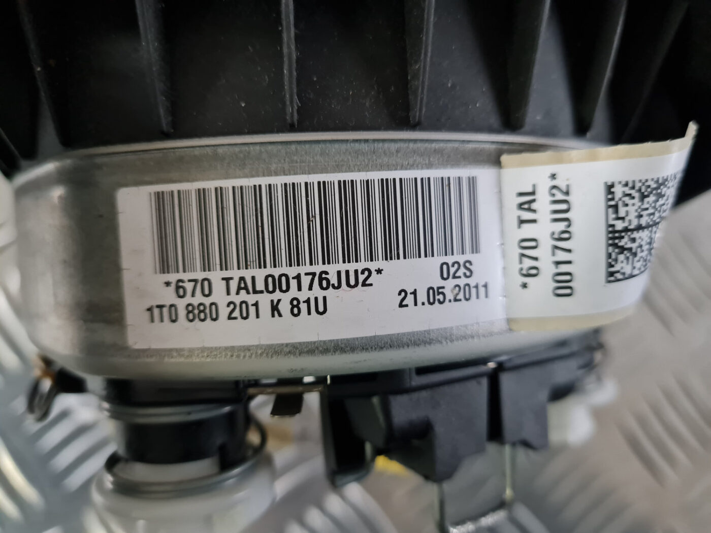 Stūres drošības spilvens priekš VW GOLF 6 2011