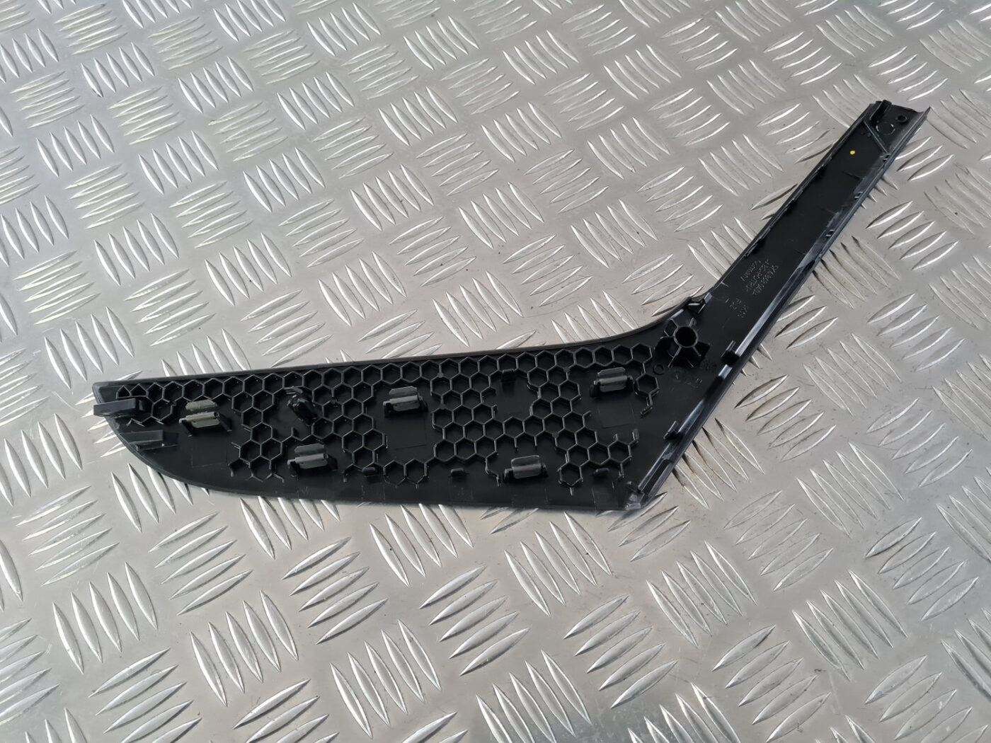 Durvju rokturu apdares uzlika (salonā) priekš VW GOLF 6 2011