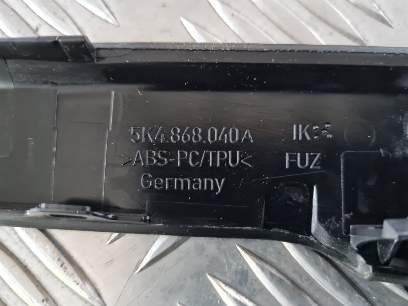 Durvju rokturu apdares uzlika (salonā) priekš VW GOLF 6 2011