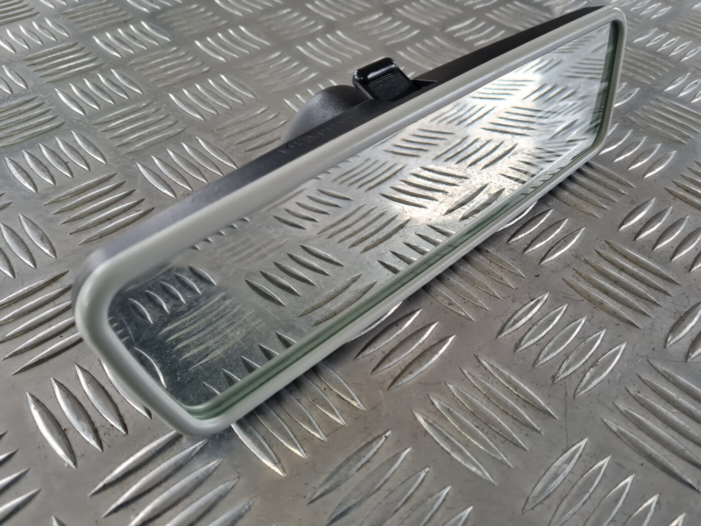 Salona atpakaļskata spogulis priekš VW GOLF 6 2011