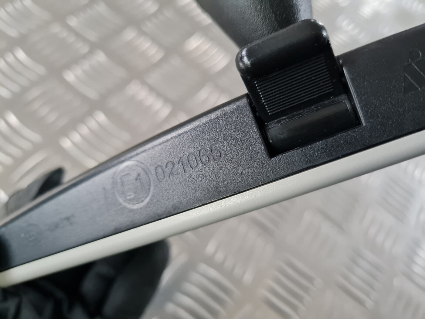 Salona atpakaļskata spogulis priekš VW GOLF 6 2011