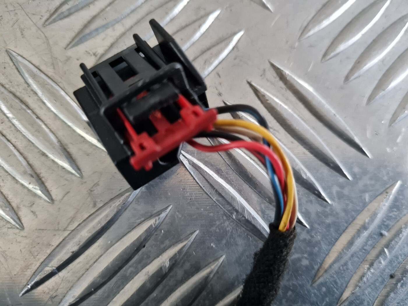 Ārējais spogulis, pa kreisi priekš VW GOLF 6 2011