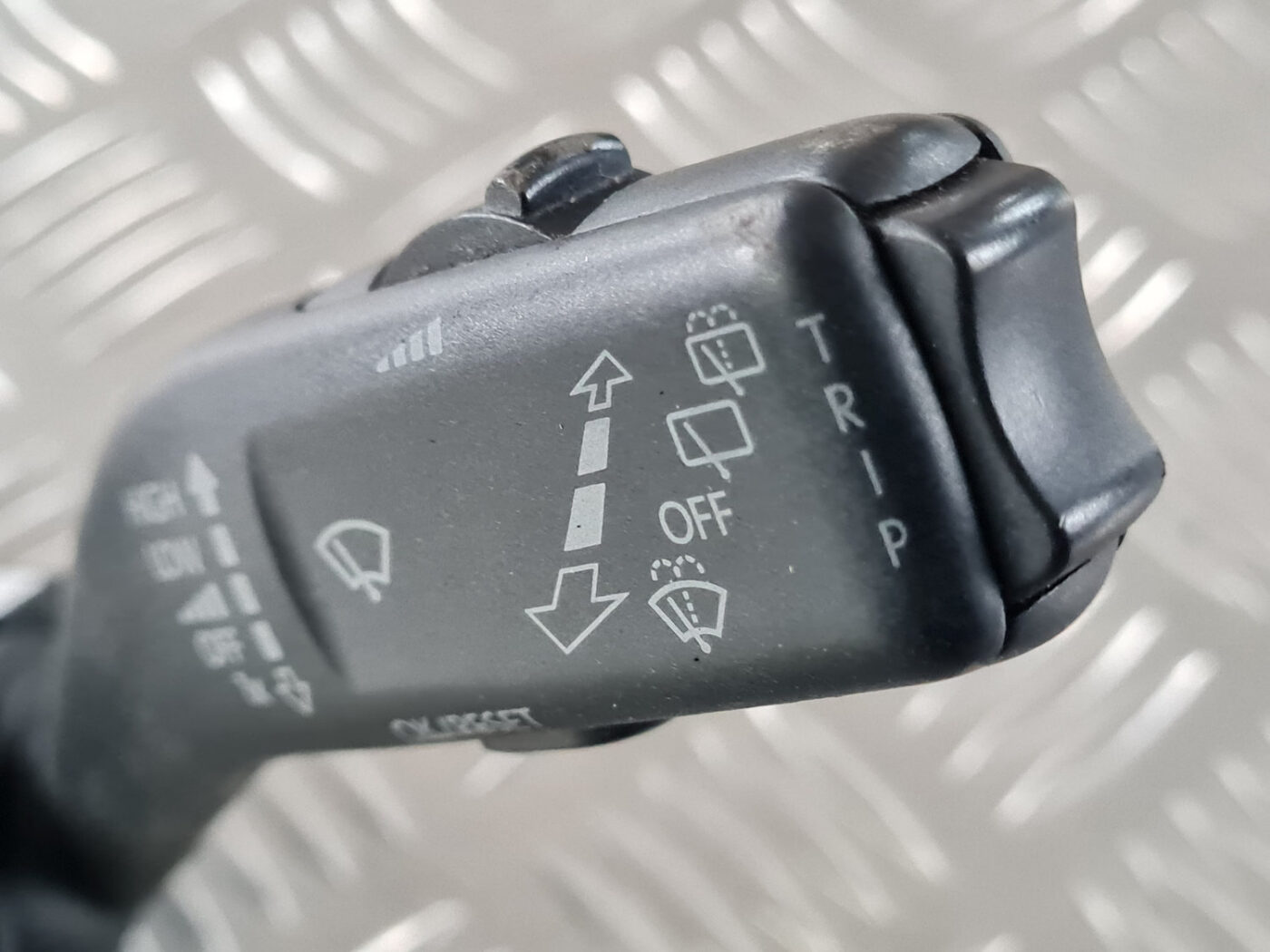 Stūres statnes slēdzis priekš VW GOLF 6 2011