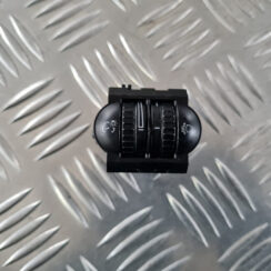 Gaismas spilgtuma regulēšanas poga priekš VW GOLF 6 2011