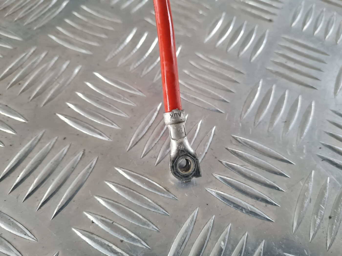 Startera un ģeneratora vads priekš VW GOLF 6 2011 2 Startera un ģeneratora vads priekš VW GOLF 6 2011