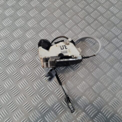 Aizmugurējo labo durvju slēdzene priekš VW GOLF 6 2011