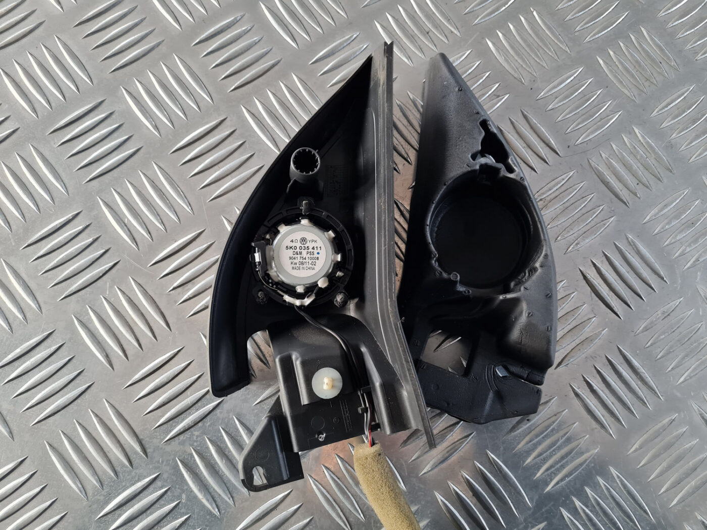 Durvju spoguļa apdares uzlika salonā (ar skaļruni) priekš VW GOLF 6 2011