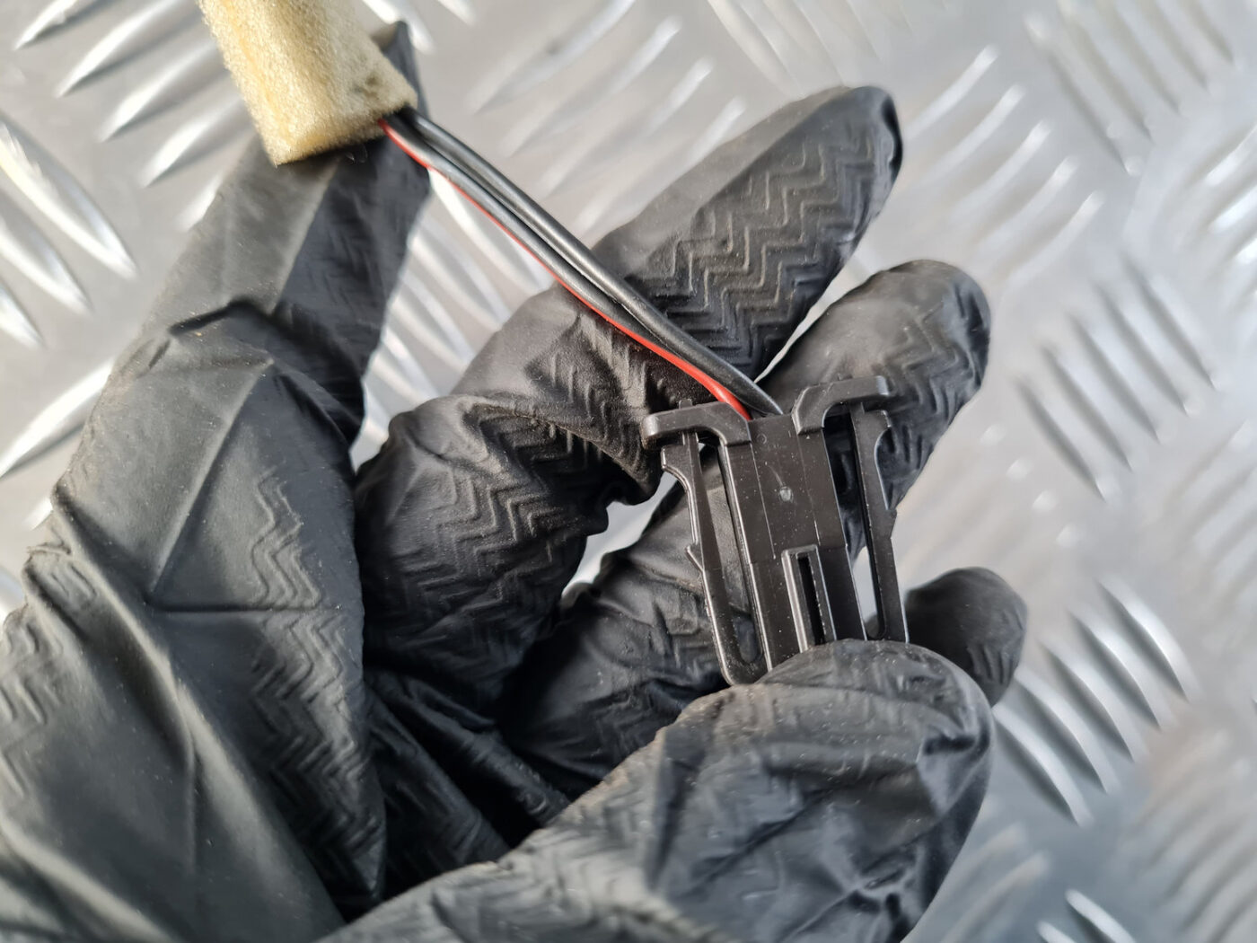 Durvju spoguļa apdares uzlika salonā (ar skaļruni) priekš VW GOLF 6 2011 7 Durvju spoguļa apdares uzlika salonā (ar skaļruni) priekš VW GOLF 6 2011