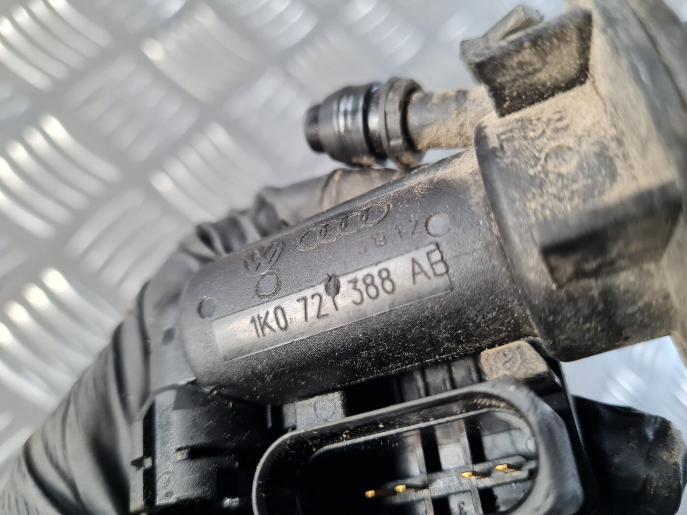 Sajūga galvenais cilindrs priekš VW GOLF 6 2011