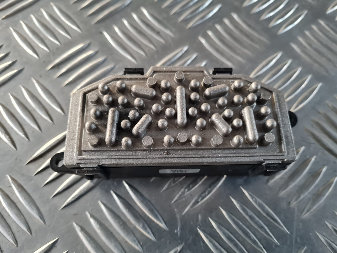 Salona ventilatora rezistors priekš VW GOLF 6 2011