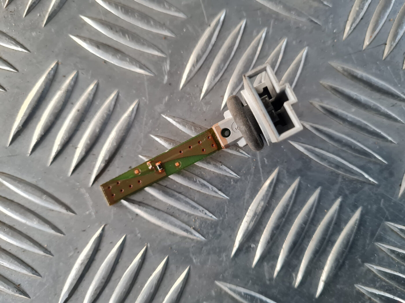 Temperatūras devejs priekš VW GOLF 6 2011 2 Temperatūras devejs priekš VW GOLF 6 2011